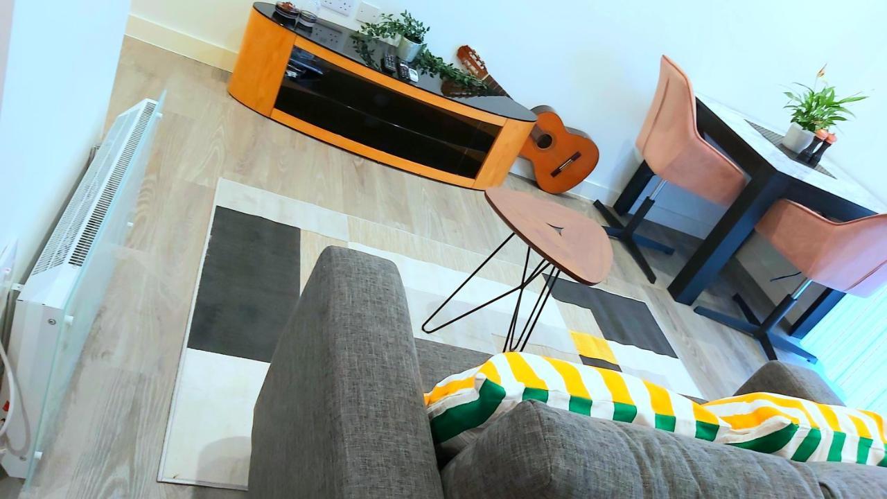 Great Studio Apartments - Netflix, Wifi, Digital Tv Шеффілд Екстер'єр фото