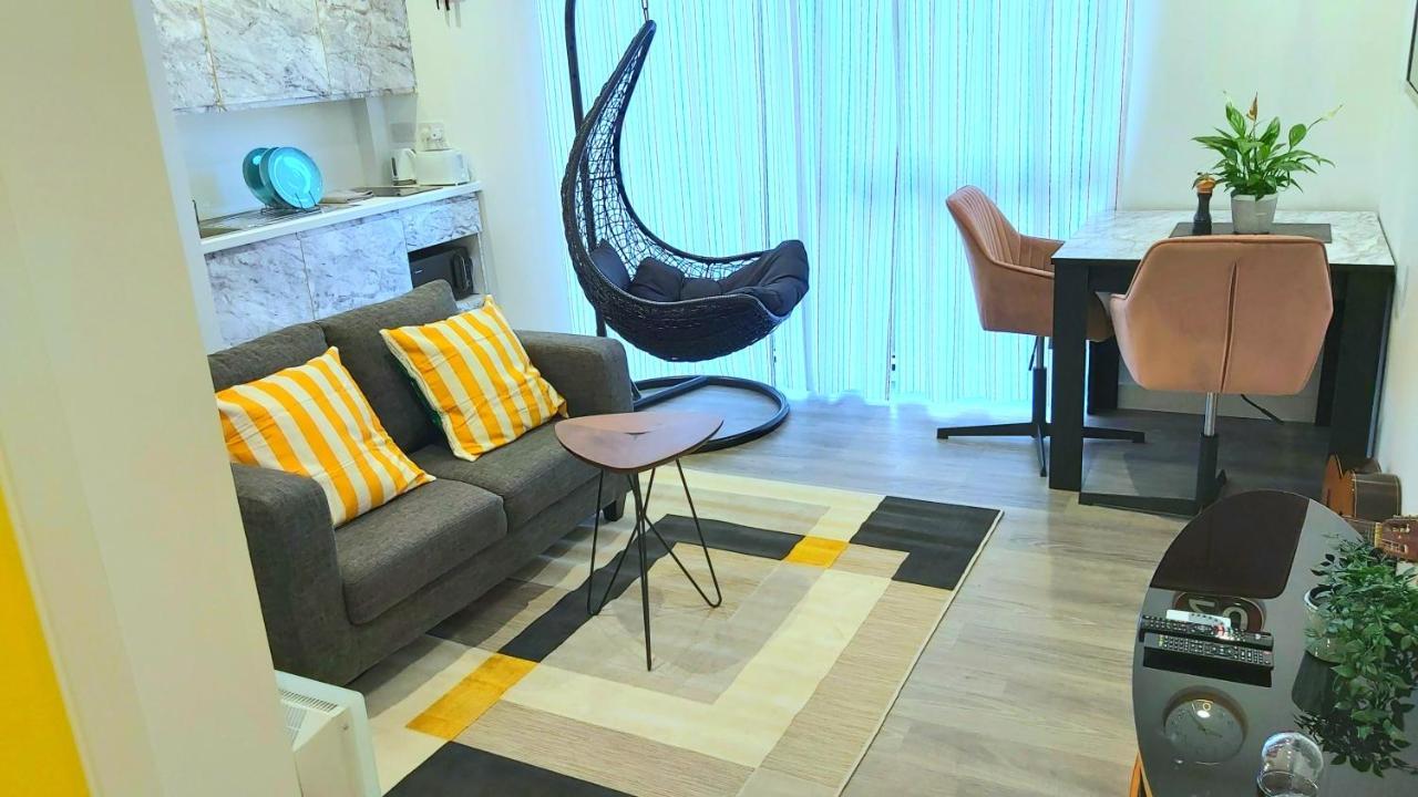 Great Studio Apartments - Netflix, Wifi, Digital Tv Шеффілд Екстер'єр фото