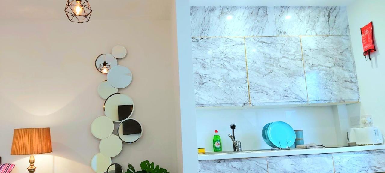 Great Studio Apartments - Netflix, Wifi, Digital Tv Шеффілд Екстер'єр фото